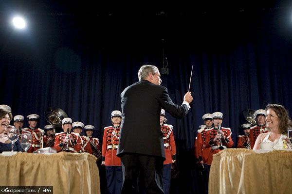 Буш взявся за диригентську паличку
