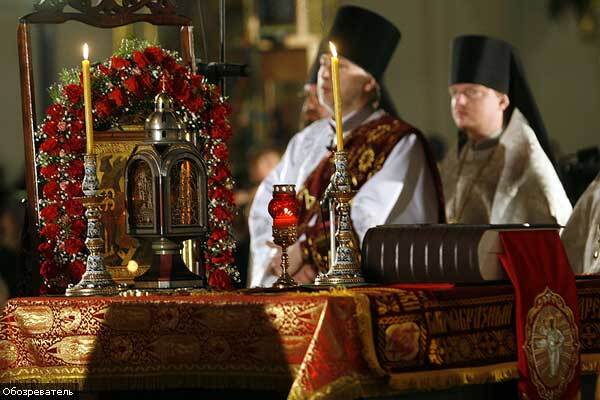 Як святкують Великдень політики і прості українці