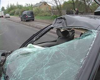 Водитель Peugeot 407 врезался в припаркованный "ЗИЛ"