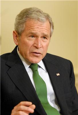Буш арестовал дедушку за приземление на его ранчо