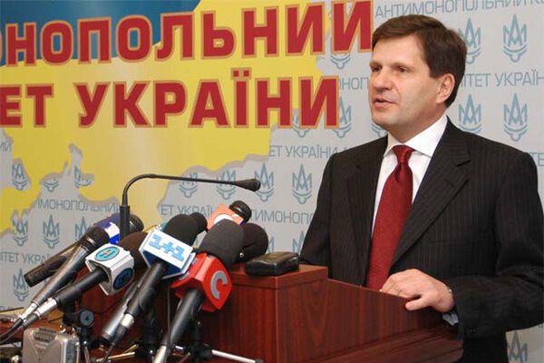 Костусєв розкритикував меморандуми уряду