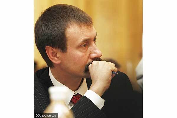 Опозиція вимагає від прем'єра завершити соцвиплати