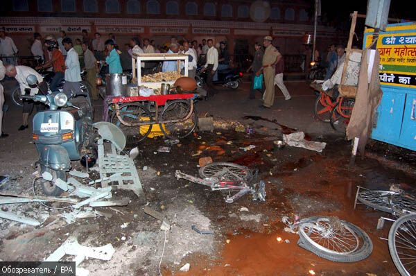 Число жертв взрывов в Индии возросло до 80 человек