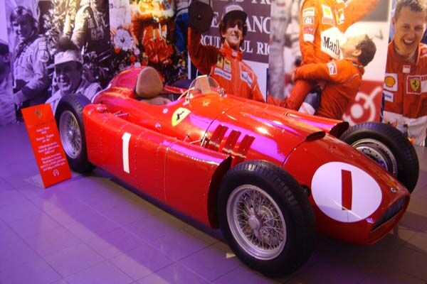 Музей Ferarri в Маранелло (фото)