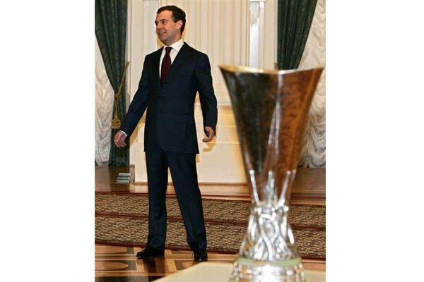 Как Медведев игроков "Зенита" смешил. Суперфото!