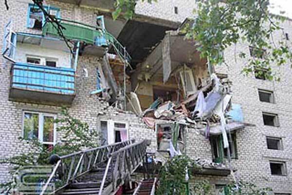 В Харьковской области взорвался пятиэтажный жилой дом