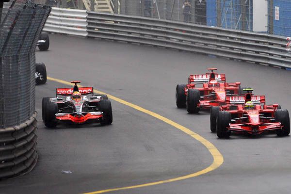 Хэмилтон победил на Гран-при Монако за два круга до финиша!