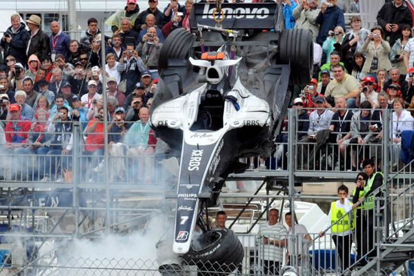 Хэмилтон победил на Гран-при Монако за два круга до финиша!