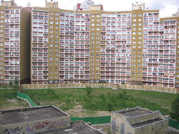 Под шумок выборов Позняки оказалась в руках застройщиков