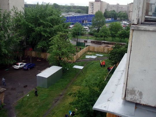 Строители забросали камнями жителей Воскресенки 