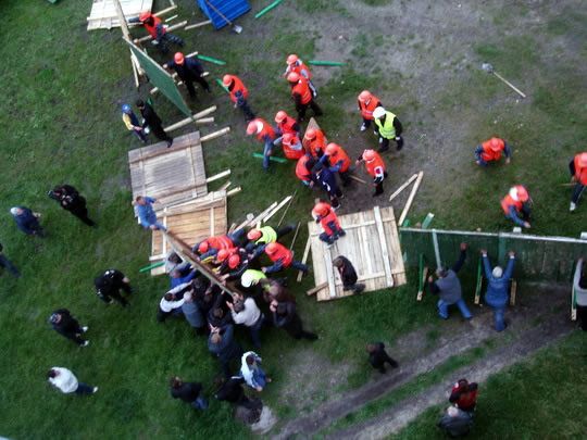 Строители забросали камнями жителей Воскресенки 