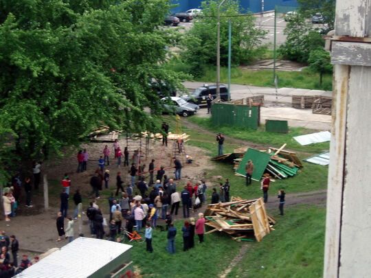 Строители забросали камнями жителей Воскресенки 