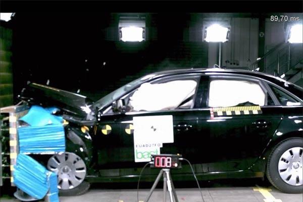 Audi A4 и Skoda Superb разбили по методике EuroNCAP