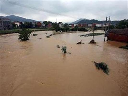 Из-за угрозы наводнения миллионы китайцев эвакуируют