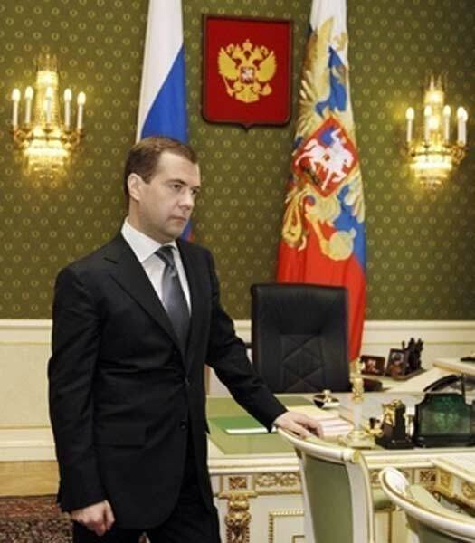 Россия пьет за ДАМ!