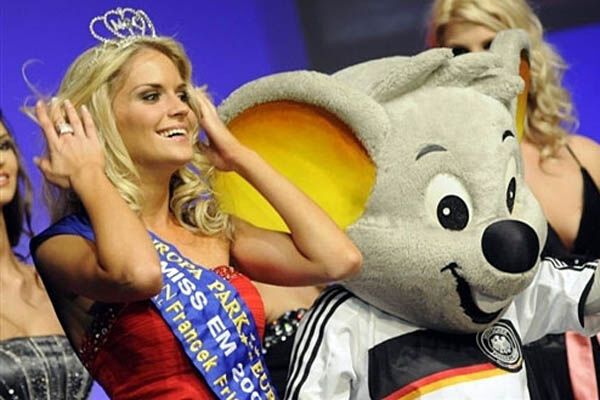 Мисс Евро-2008 стала чешская блондинка 