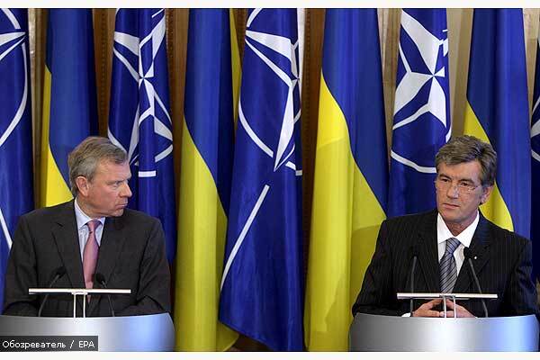 Генсек НАТО идет на встречу с украинцами