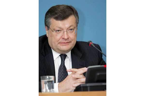 Посол Украины в России ушел от "регионалов"