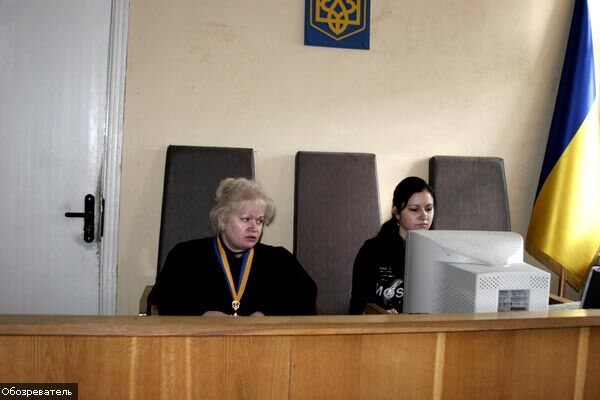 Ющенко поменяет украинский суд