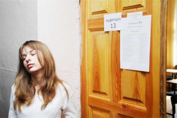 За госэкзамен со студентки требовали $1,5 тысячи