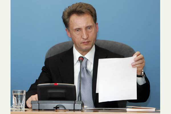 Президента ограничивают в правах 