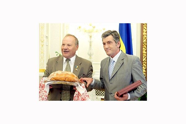 Ющенко завещал Конституцию детям