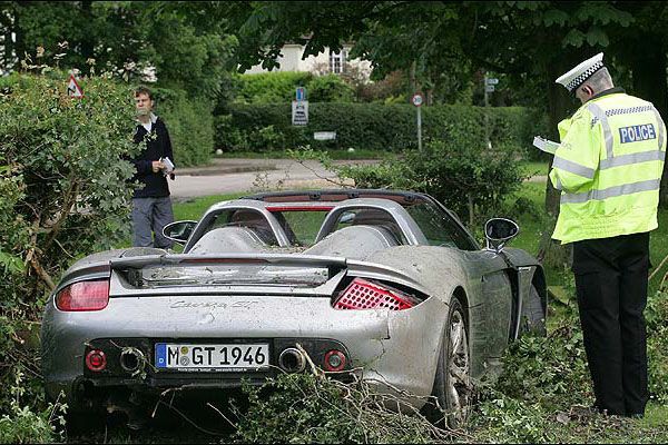 Отец Льюиса Хэмилтона разбил Porsche в £330000