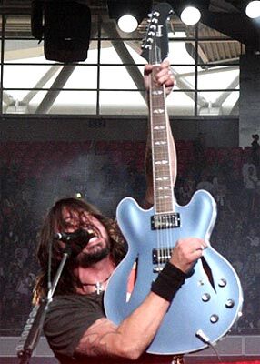 Led Zeppelin выступили с Foo Fighters