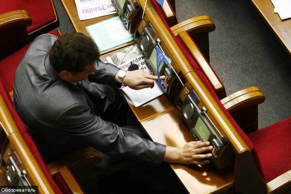 "Регионалы" сделали первый шаг к увольнению Луценко