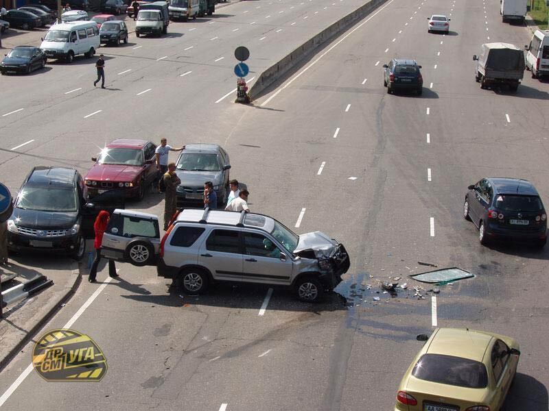 Дедуля на велосипеде устроил погром на скоростной трассе