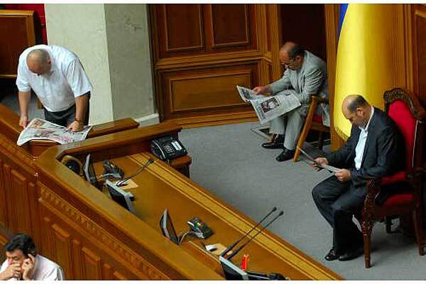 Рада открылась и вернулась к прениям