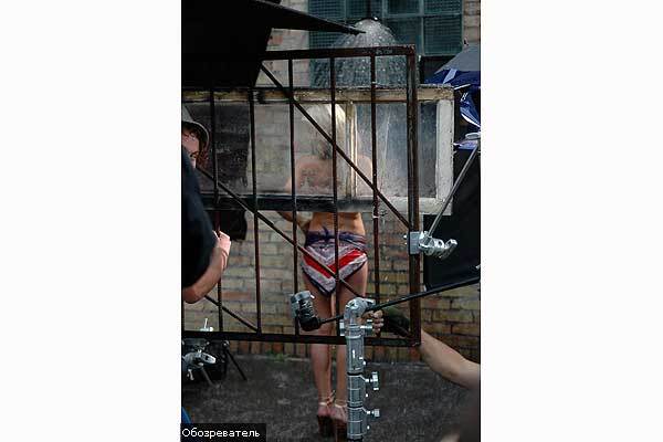 На съемках клипа Скрябин подглядывал за голой девушкой