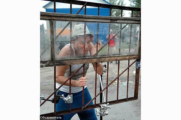 На съемках клипа Скрябин подглядывал за голой девушкой