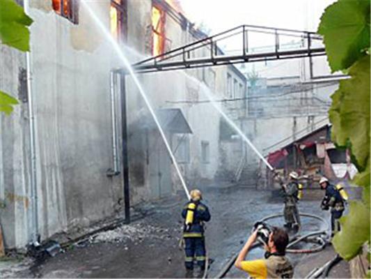 В Киеве случился пожар на Андреевском спуске