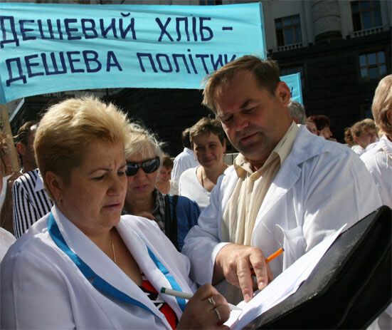 Пекари потребовали поднять цены на хлеб