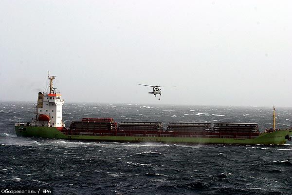 Моряки з "Леманн Тімбер" відмовляються залишати корабель