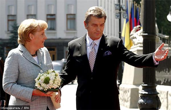 Ющенко и Меркель начали решать судьбу заявки на ПДЧ