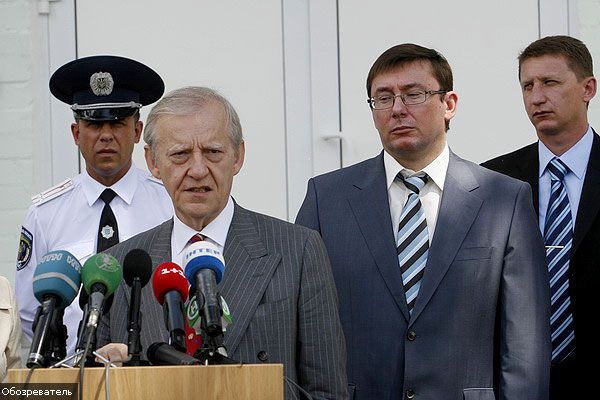 Луценко в лагере для нелегальных мигрантов