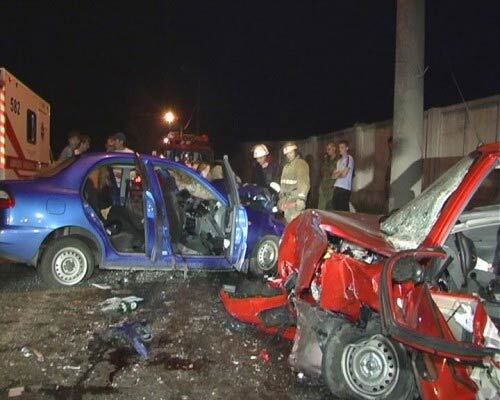 Два "Дэу" столкнулись лоб в лоб, пострадали 5 человек