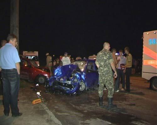 Два "Дэу" столкнулись лоб в лоб, пострадали 5 человек