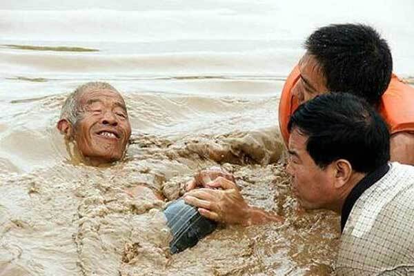 Зливи в Китаї призвели до евакуації 12 тисяч жителів
