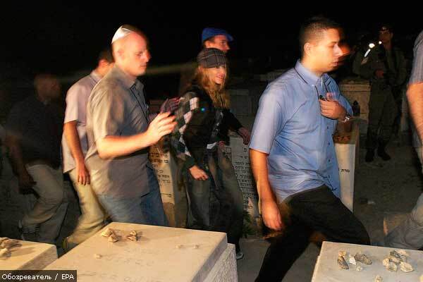 К нам едет Мадонна. На кладбище