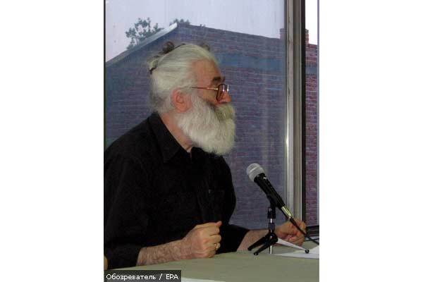 В Гаагском трибунале Караджич будет защищаться сам