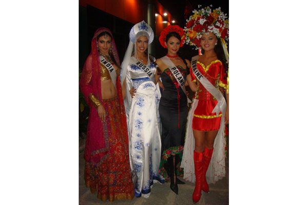 Шок! У "Міс Україна-Всесвіт" татові ноги ...