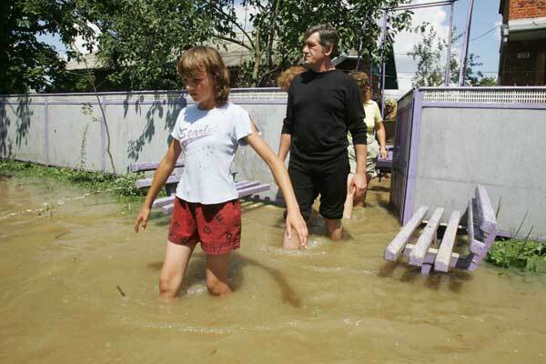В зоне бедствия на Западной Украине погибли 22 человека