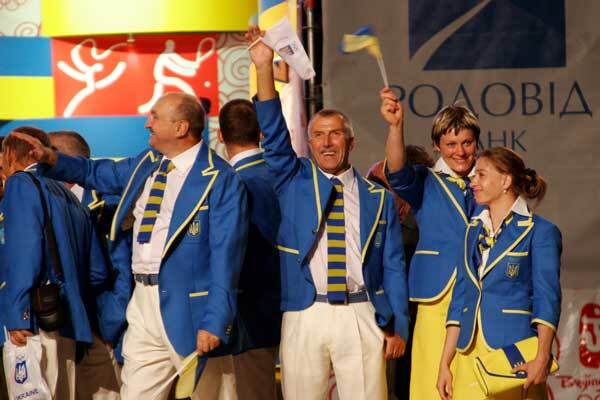 Олимпийцев одели "по-модньому" и проводили