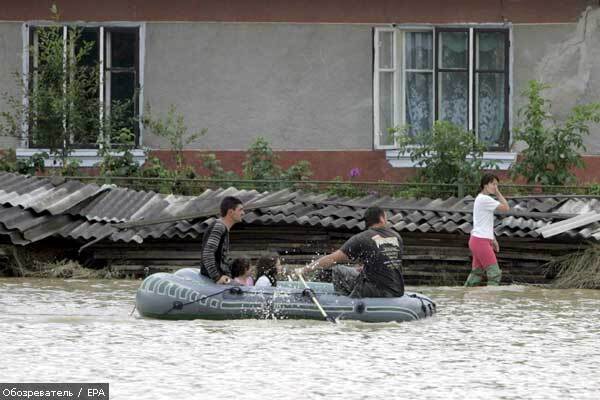 На Закарпатье вода поднимется еще на десять метров