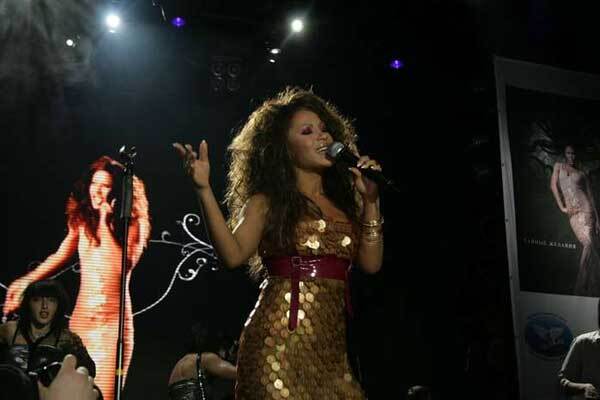 Гайтана покинула Україну