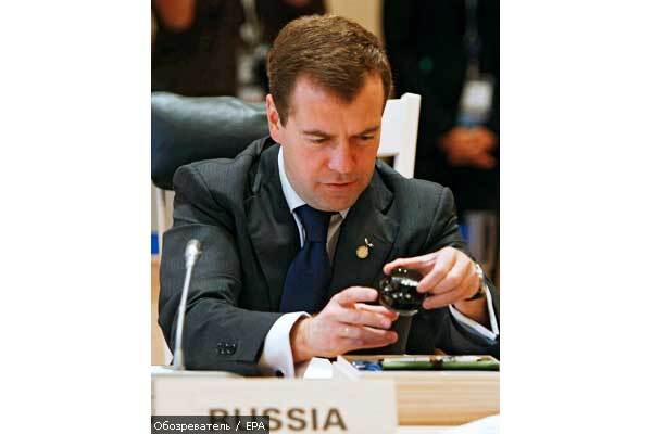 Саміт "великої вісімки" завершено