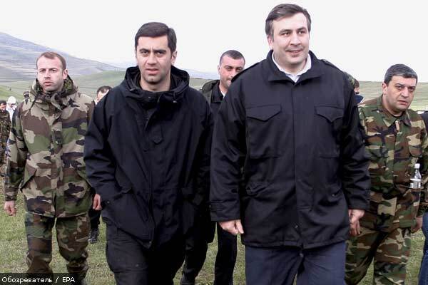 В честь войны Саакашвили решил простить Окруашвили